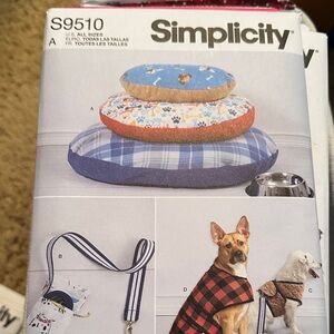 Simplicity Blue and Red Pet Accessories Pattern Brand New Factory folded, uncut